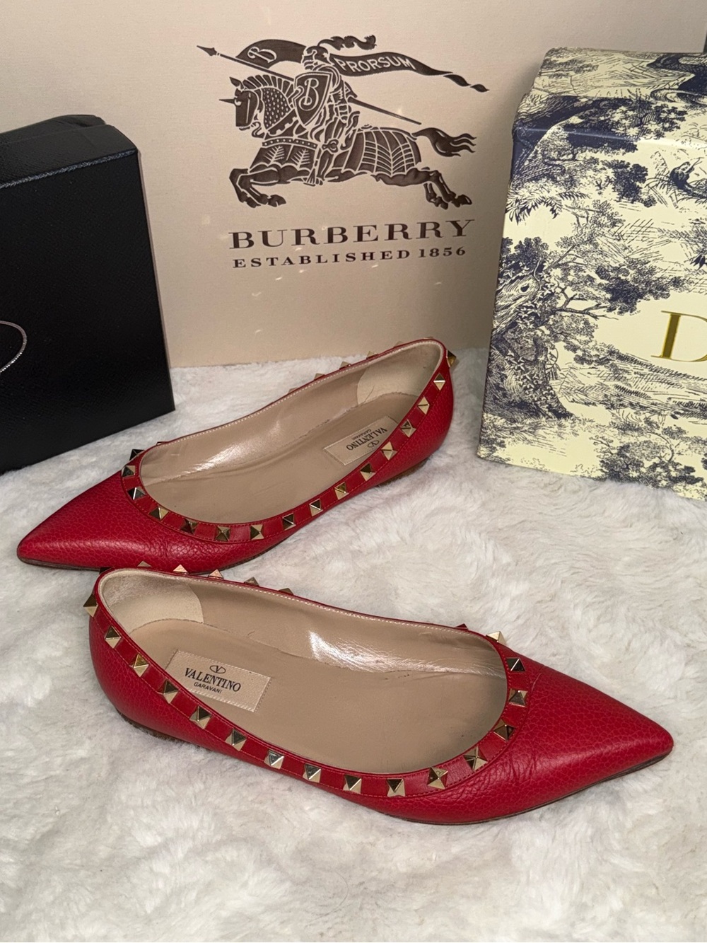 Authentic Valentino Garavani Rockstud Red Leather Point Flats Shoes GUC Cut 37